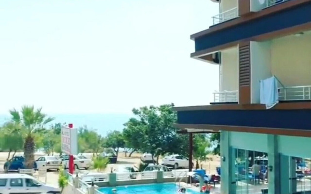 Nixe Hotel(**)