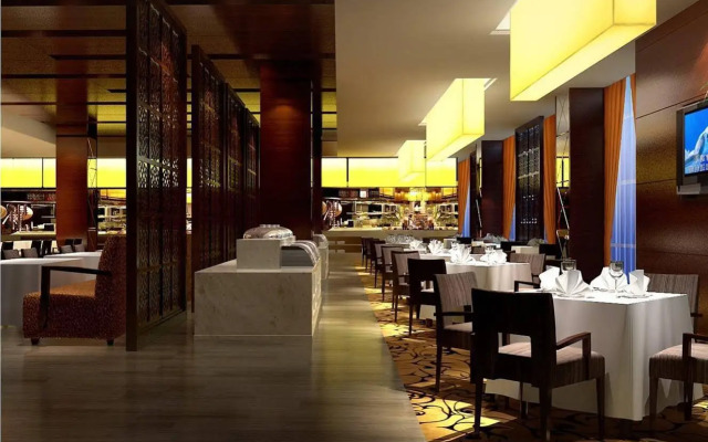 Longqi Jianguo Hotel