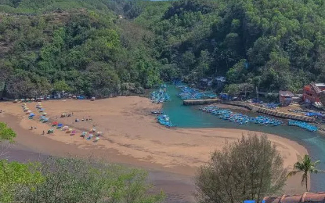 Baron Beach Bungalow