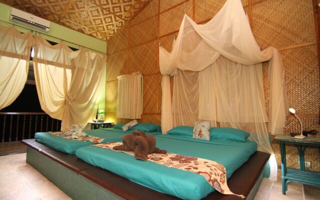 Parrot Paradise Resort