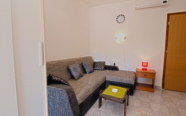 Apartments Orange 768