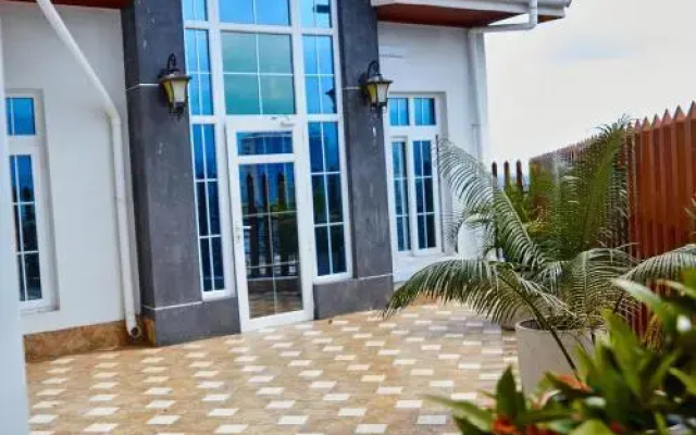 Seven Skies Hotel