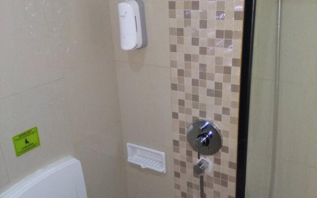 MaxOneHotels.com at Kramat