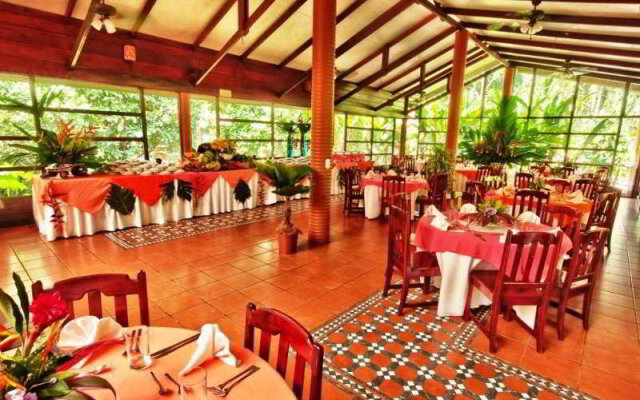 Aninga Lodge