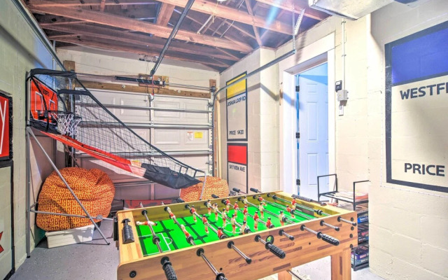 Family-friendly Clearwater Home w/ Game Room!