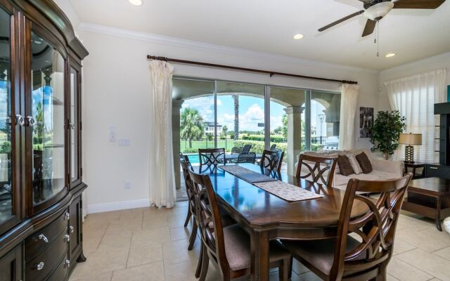 Elegant 5 BD, 5 BH Villa