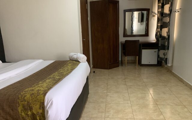 Foster Inn -Asake