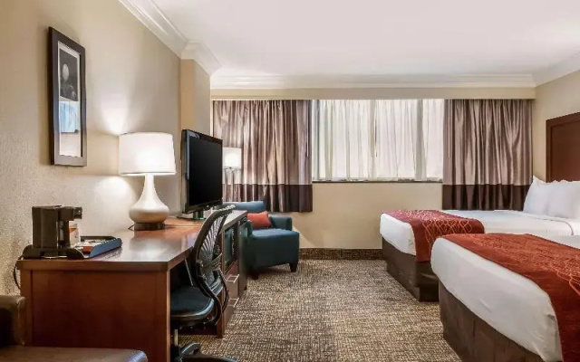 Comfort Inn & Suites At Copeland Tower