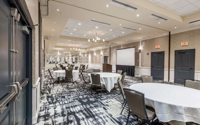 Hilton Promenade at Branson Landing