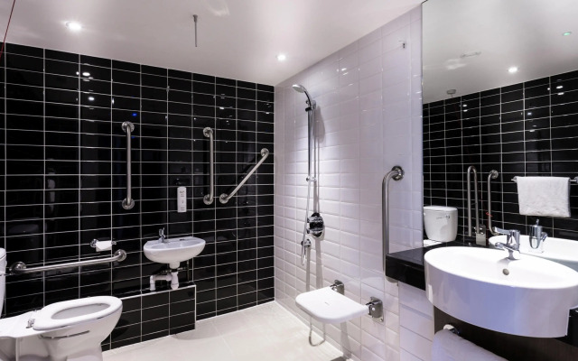 Holiday Inn Express Wakefield
