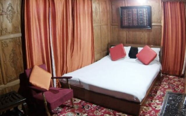 Mother India Group of houseboats.