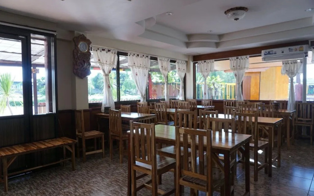 Lampang Bouteak Resort