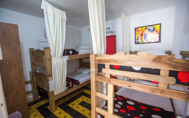 Hostal Economico CHK-5 con Wifi