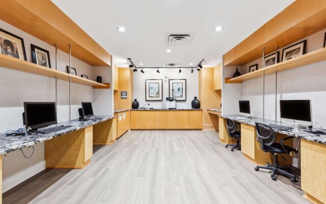 2BR Luxury City Suite With Gym & Pool