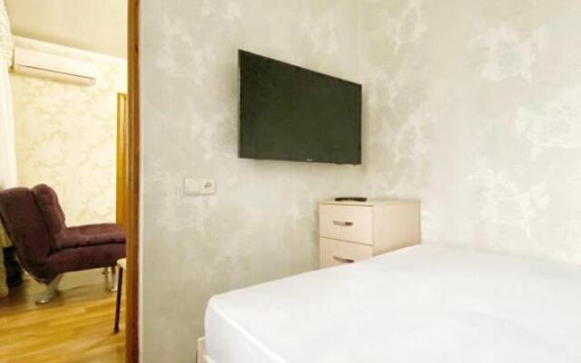 Apartment, 4