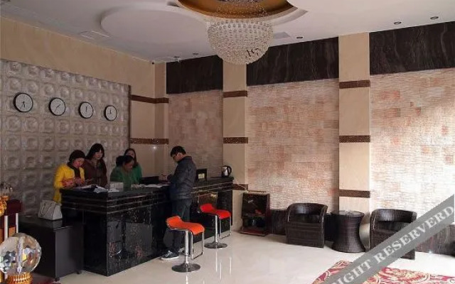 V8 Holiday Hotel