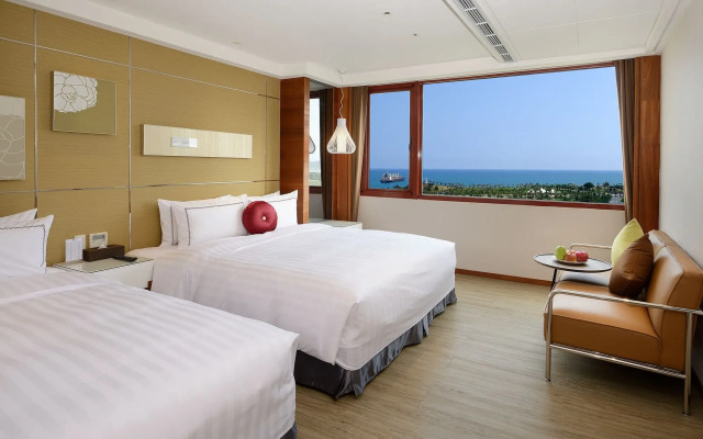 Shiny Ocean Hotel