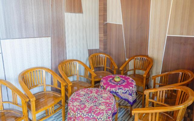 OYO 1594 Al Firdausi Residence