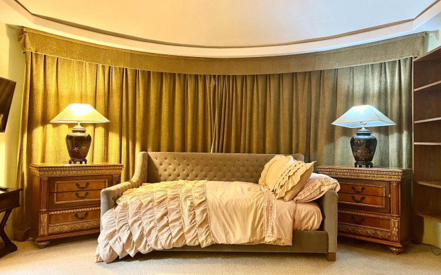 Beverly Hills Spanish Bed and Breakfast