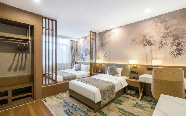 Chonpines Hotel (Beijing Wangfujing Nanluoguxiang Store)
