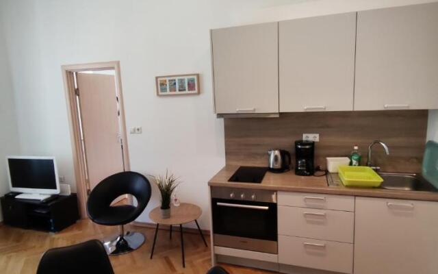Apartment Milani with private garage