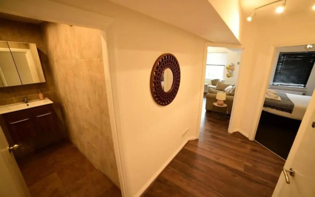 Lavish modern 1 bedroom Apt close to city centre