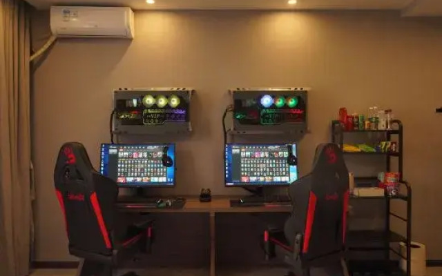Gray E-sports Theme Hotel lijiang