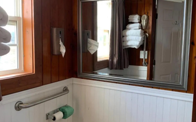 Seahorse Inn and Cottages