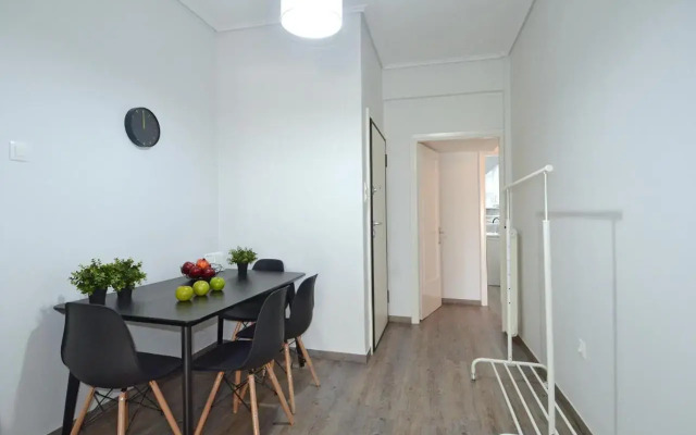 A spacious minimal apatment at Chalandri