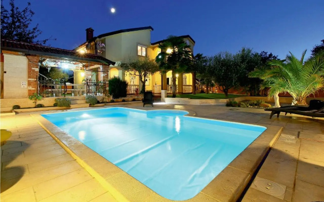 Apartment Porec 80 with Outdoor Swimmingpool