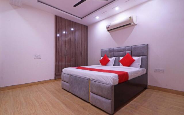 OYO 90025 Pari Residency
