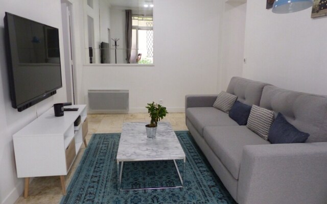 Rue Turgot Apartment