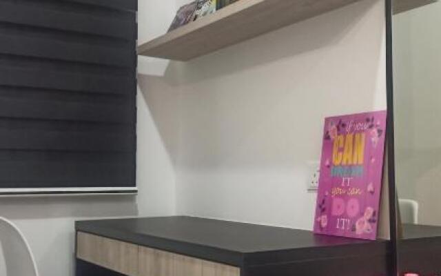 Homestay Studio Bangi Pool View D-Paradise