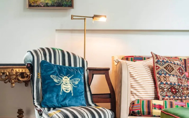 The Kensington Gatehouse - by Out of Office Lifestyle