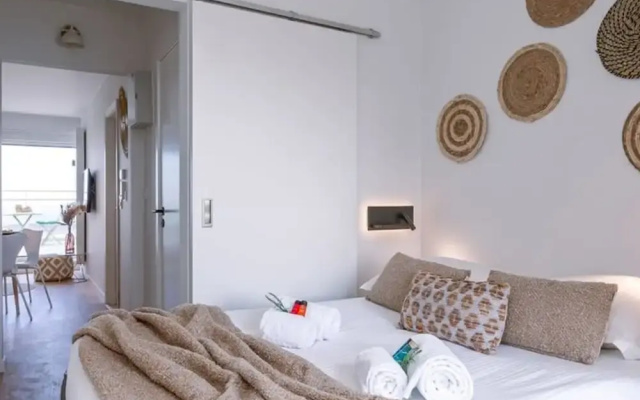 Stunning Studio With Sea-view on top Location