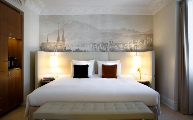 Renaissance Lucerne Hotel