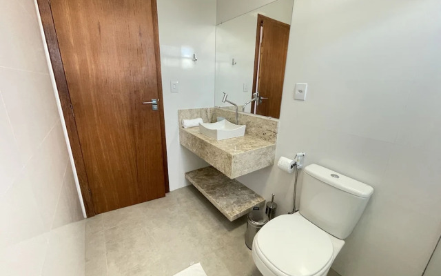 Casa COMPLETA com Piscina 1 Min da Praia