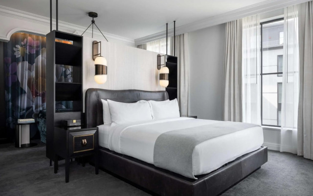 Daxton Hotel Birmingham, Curio Collection by Hilton