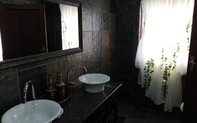 Excalibur Boutique Hotel