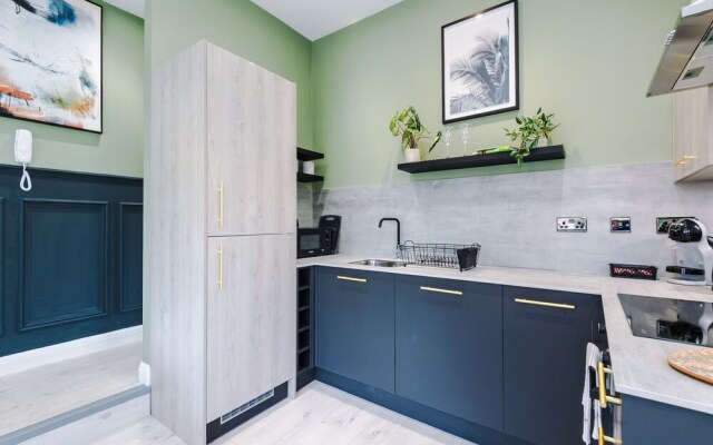 Hilltop Serviced Apartments - Stockport