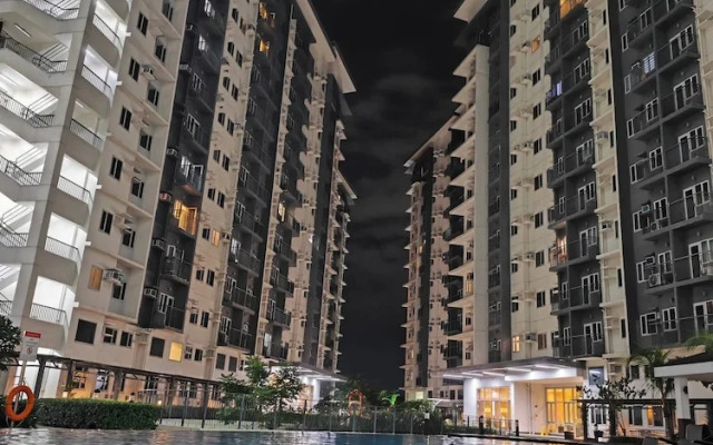 2- Bedroom Luxury Condo Unitluxhomme