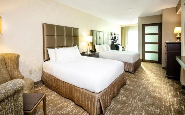Crowne Plaza Charleston Airport - Conv Ctr by IHG
