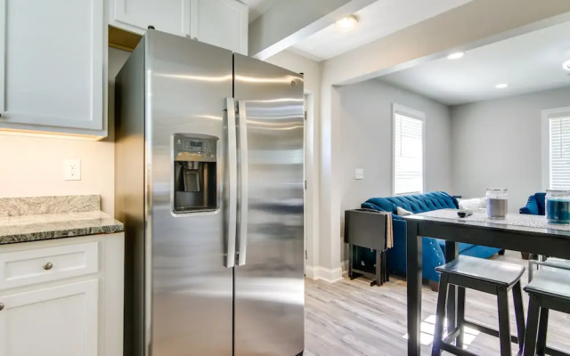 Updated Home - Walk to Salisbury University!