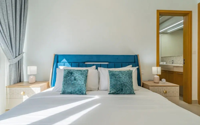 Glamorous Apartment Facing Burj Khalifa