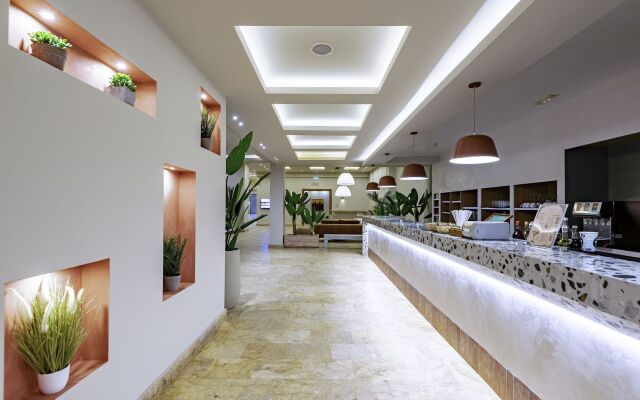 Akti Coast Club