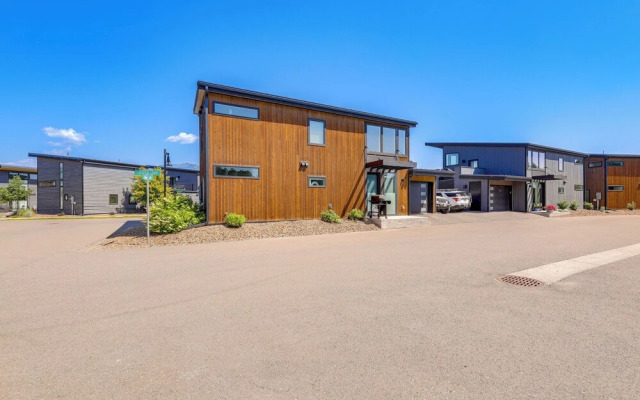 1 Mi to Lake: Upscale Condo in Whitefish Resort