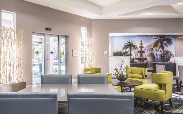 La Quinta Inn & Suites by Wyndham Orlando Lake Mary