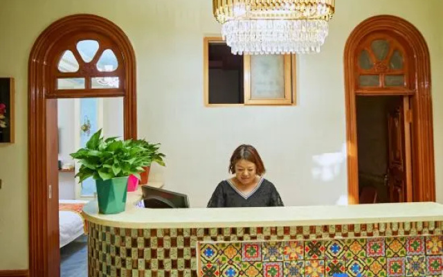 Silk Road Flowers Homestay (Century-old Teahouse Branch in Kashgar Old Town Scenic Area) – People – Kashgar