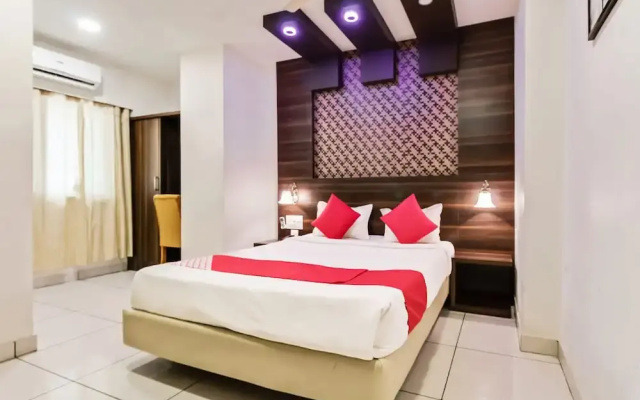 Oyo 30525 Dwarka Grand
