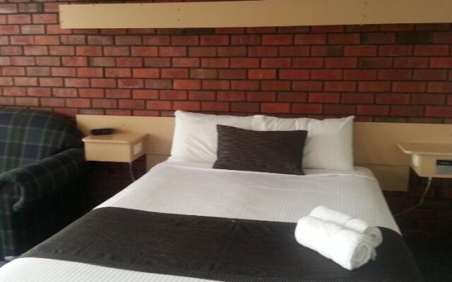 Big Valley Lakeside Paradise Motor Inn